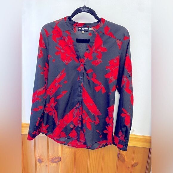 Karl Lagerfeld Black & Red Floral Button Down Blouse Sz XS - Picture 1 of 4